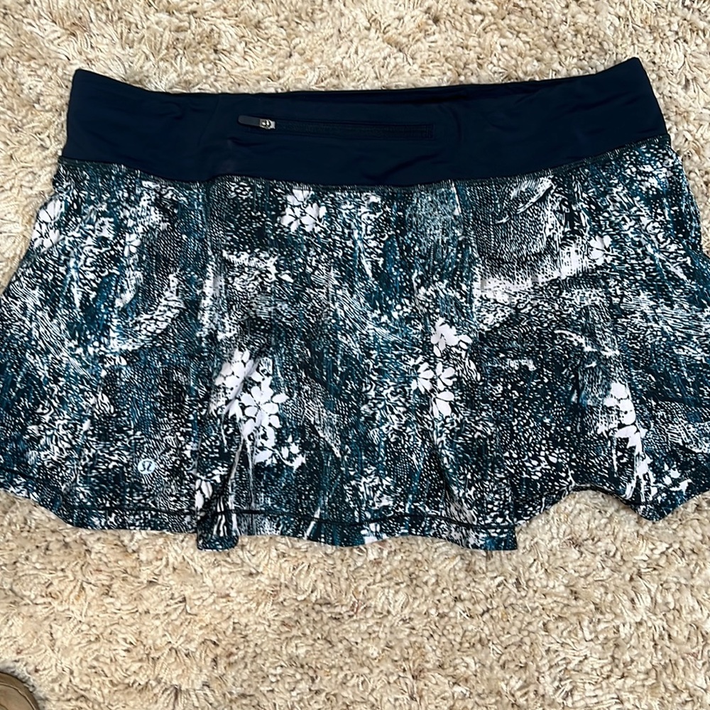 Lululemon - Pace Rival Skirt - 12 - excellent condition